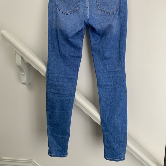 Never used. Old navy skinny jeans - Picture 2 of 7